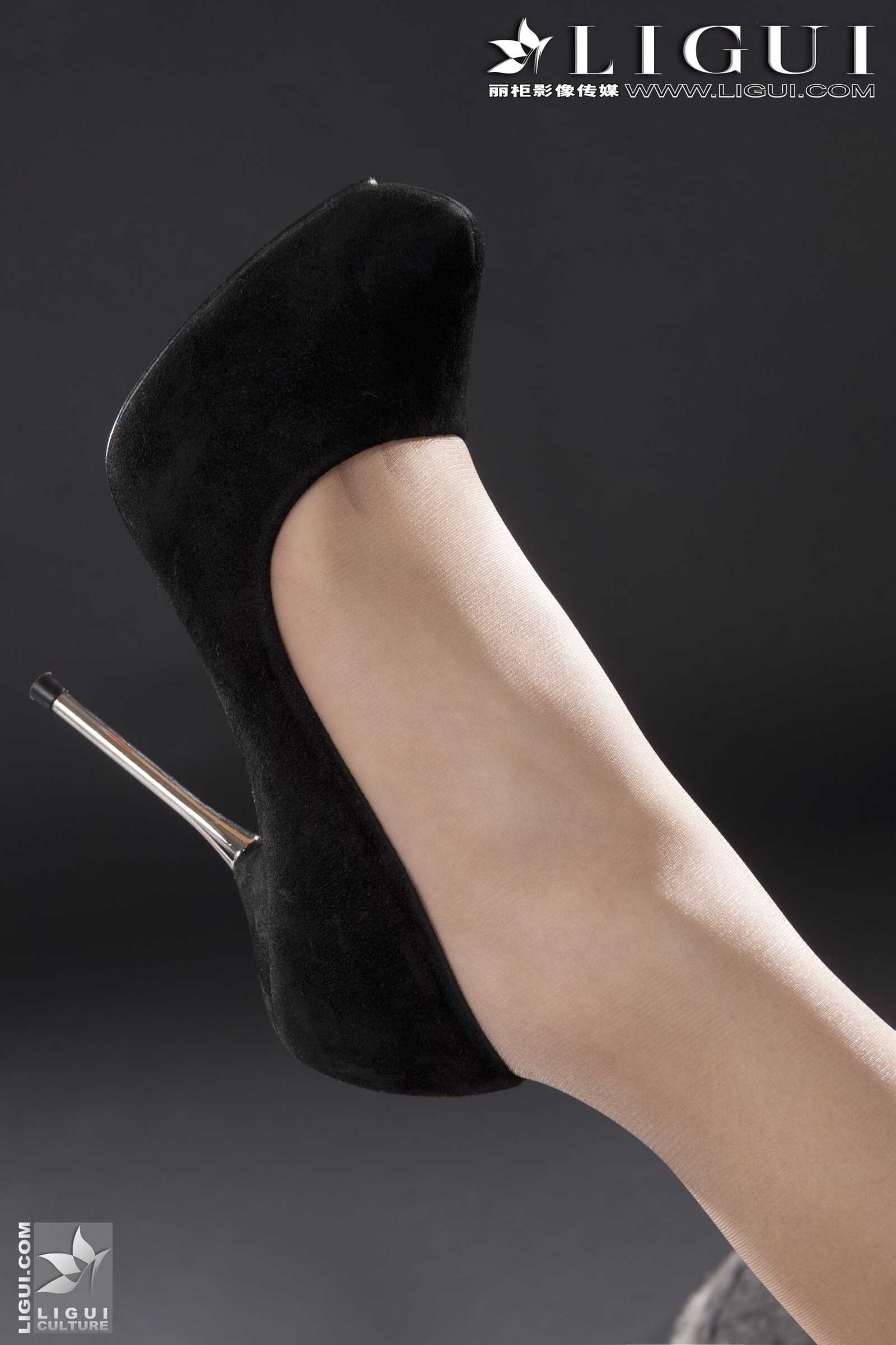 [丽柜贵足LiGui] Model 文欣《时尚牛仔热裤女郎》美第5张