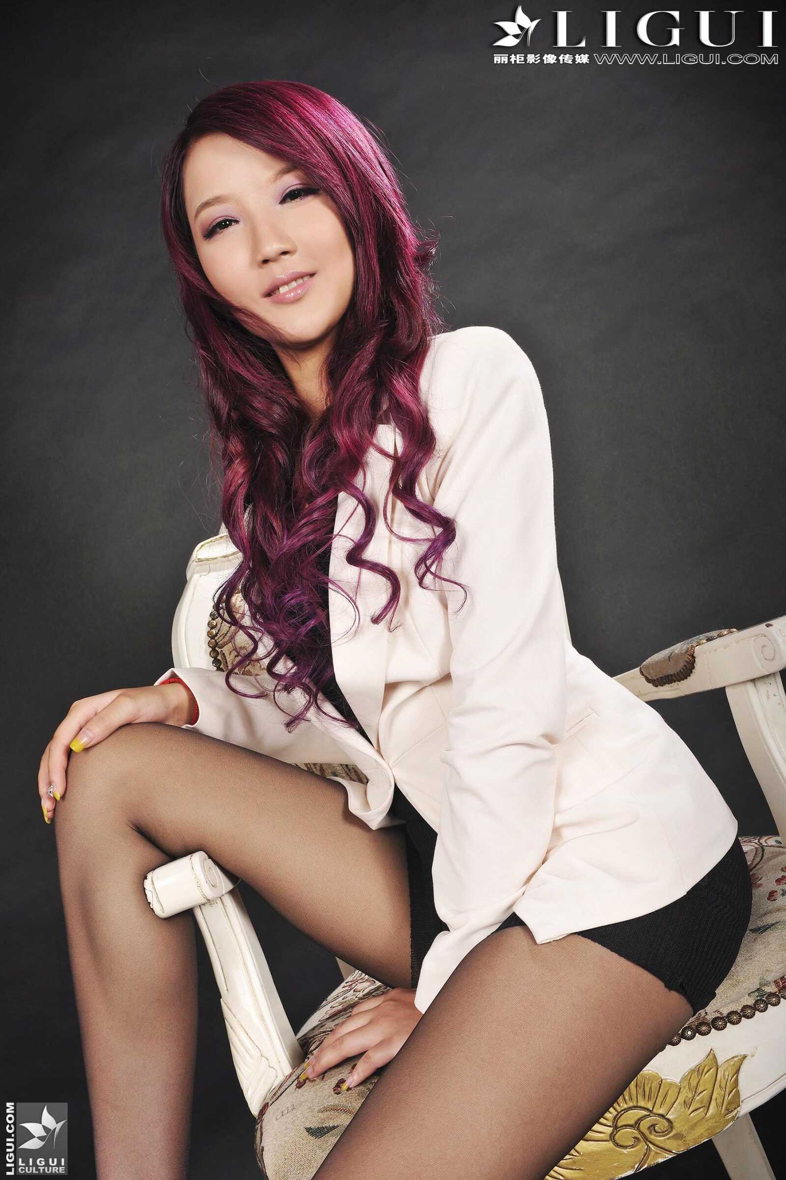 Model 司琪《蓝高跟黑丝美足》上下全集 [丽柜贵足第10张