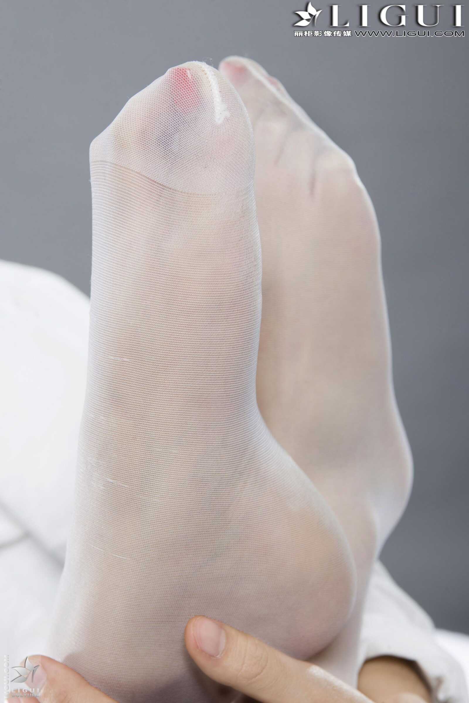 [丽柜贵足LiGui] Model 司琪《白丝护士》美腿丝足写第5张