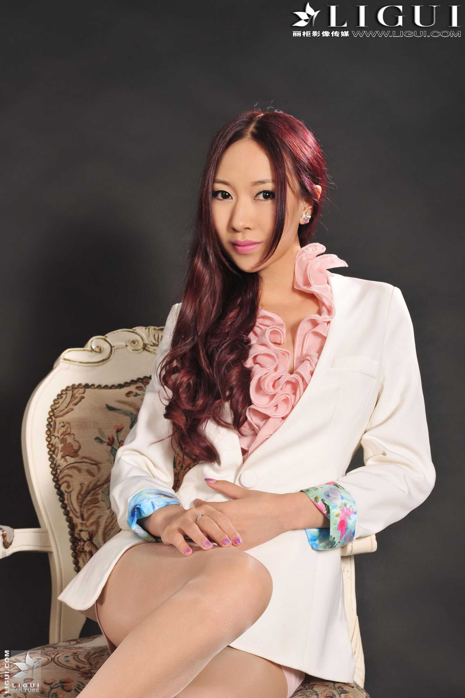 [丽柜贵足LiGui] Model 文欣《OL红高跟丝足》上下全第16张