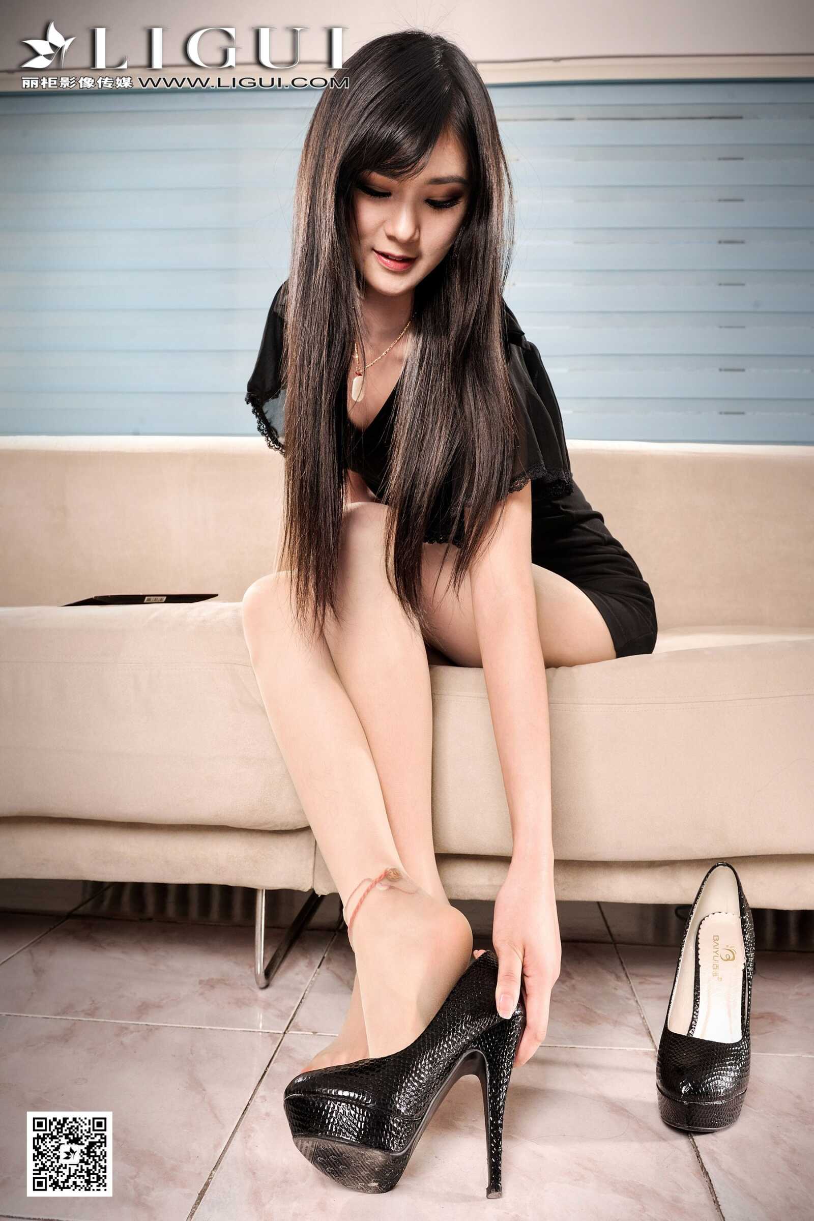 Model 凌凌《肉丝袜丝足诱惑》上下全集 [丽柜贵足第15张