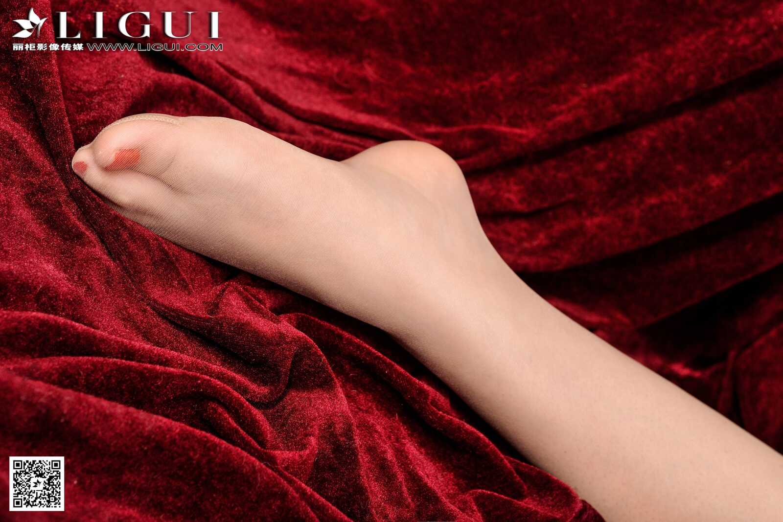 [丽柜贵足LiGui] Model 允儿《OL职业装丝足高跟》上第10张