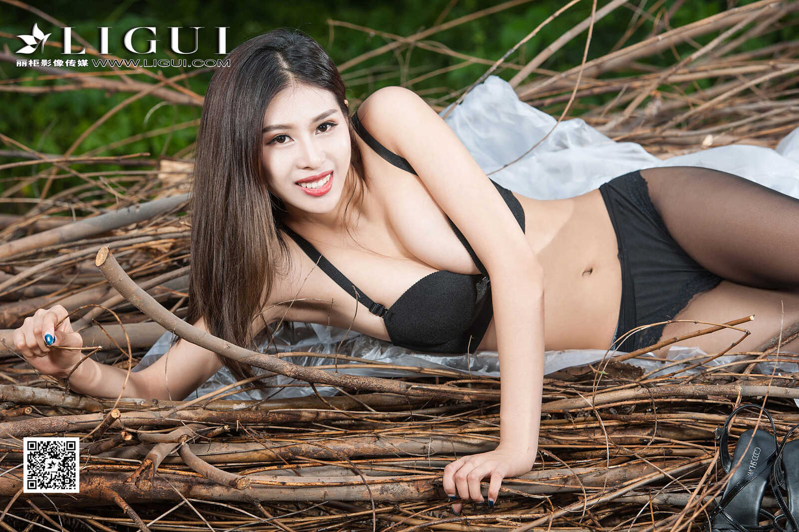 腿模温蒂《塑料外衣+黑丝美腿》 [丽柜贵足LIGU第3张