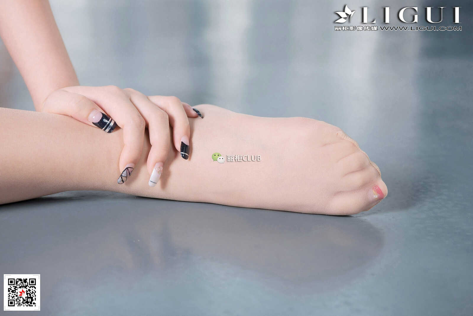 Model 凌菲《肉丝袜丝足美腿》 [丽柜Ligui] 写真集第6张