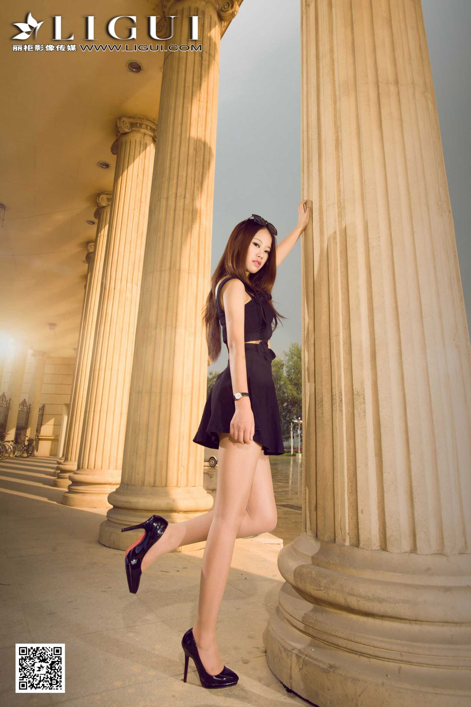 [丽柜贵足LiGui] Model 语寒《街拍时尚超短裙女郎》第11张