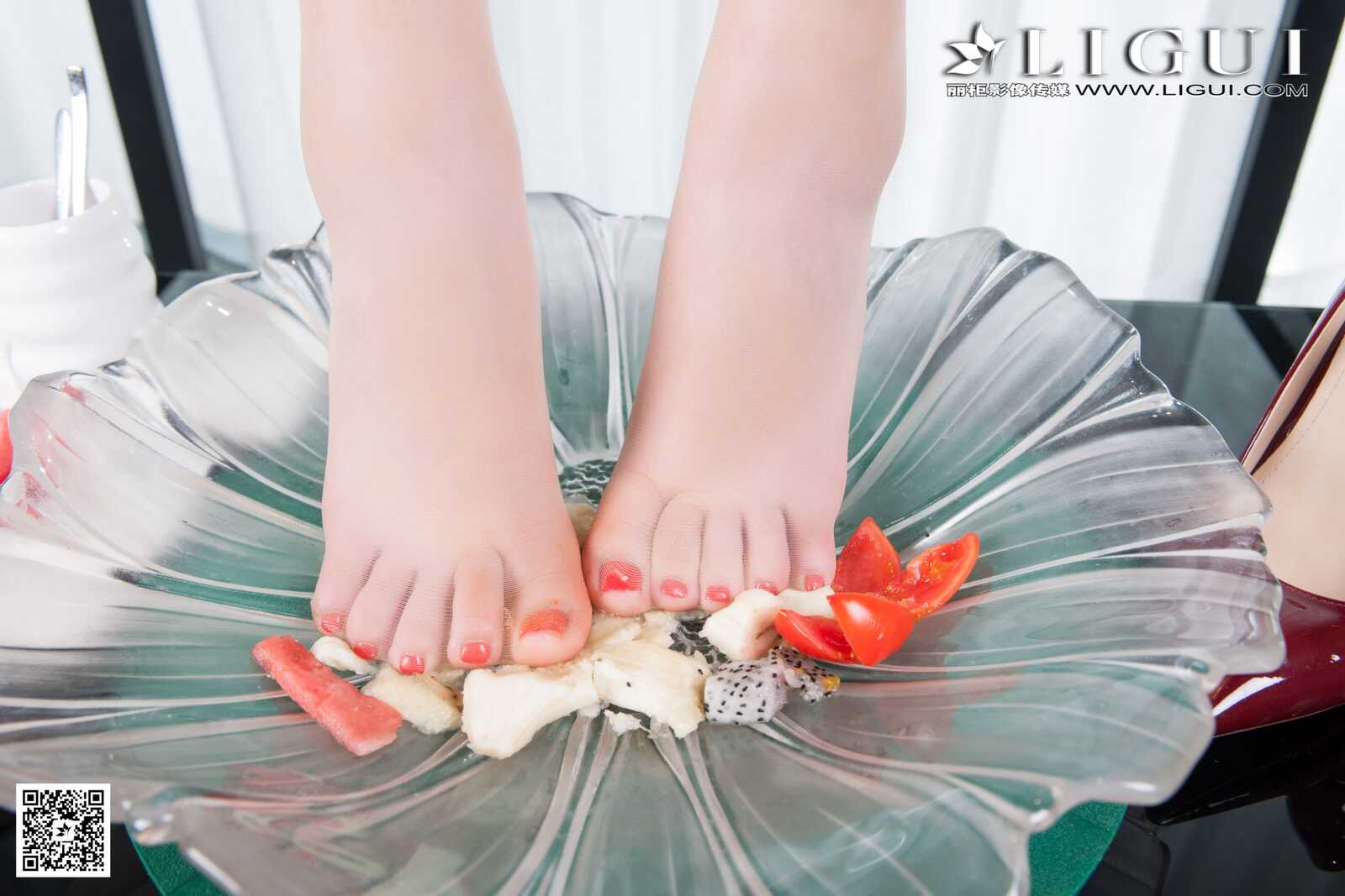 Model 豆豆《蕾丝睡衣丝足》[丽柜贵足学校] 写真第3张