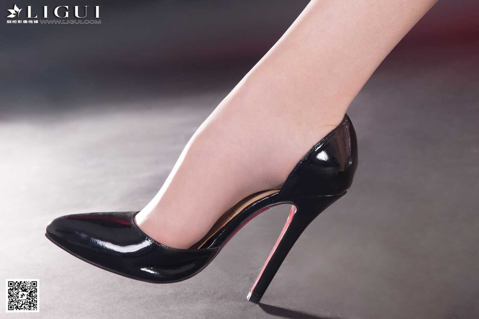 [丽柜LiGui] Model 乐乐《吊带裙丝足高跟》美腿玉足第11张