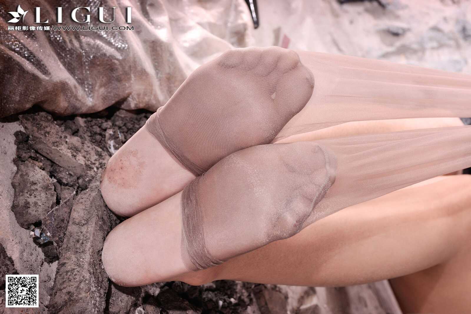 Model 安娜《工地上的丝足高跟》上下全集 [丽柜第1张