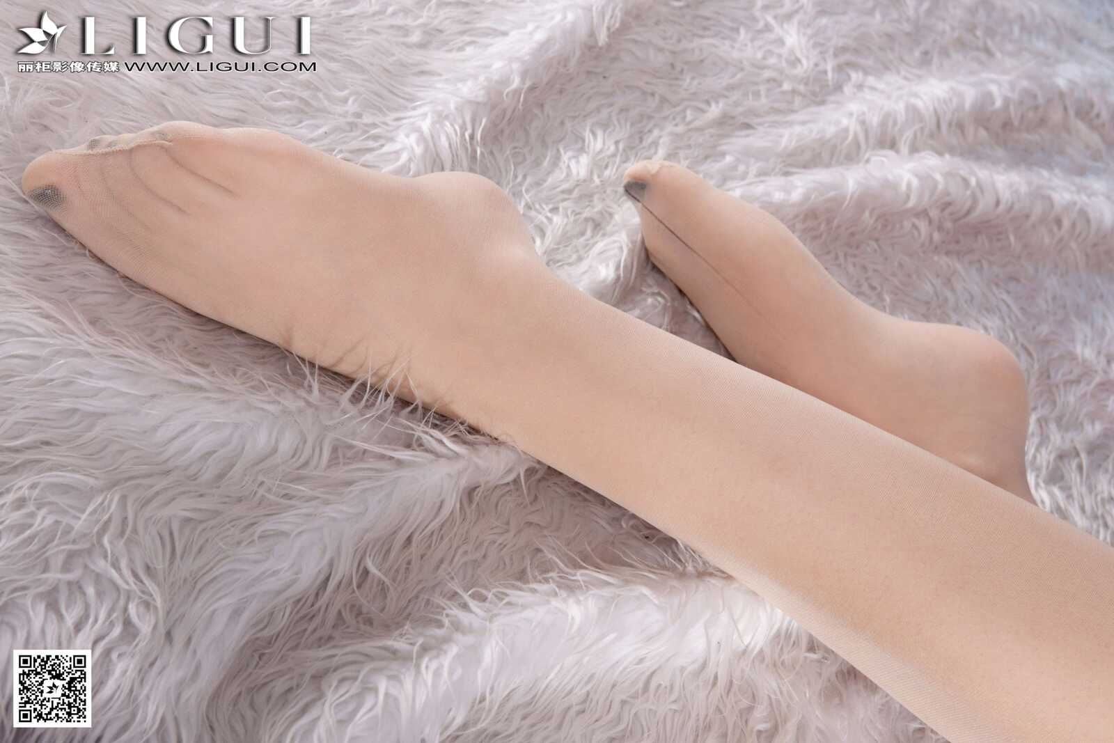 [丽柜LiGui] Model 怡萱《迷你裙丝足高跟》上下全集第1张