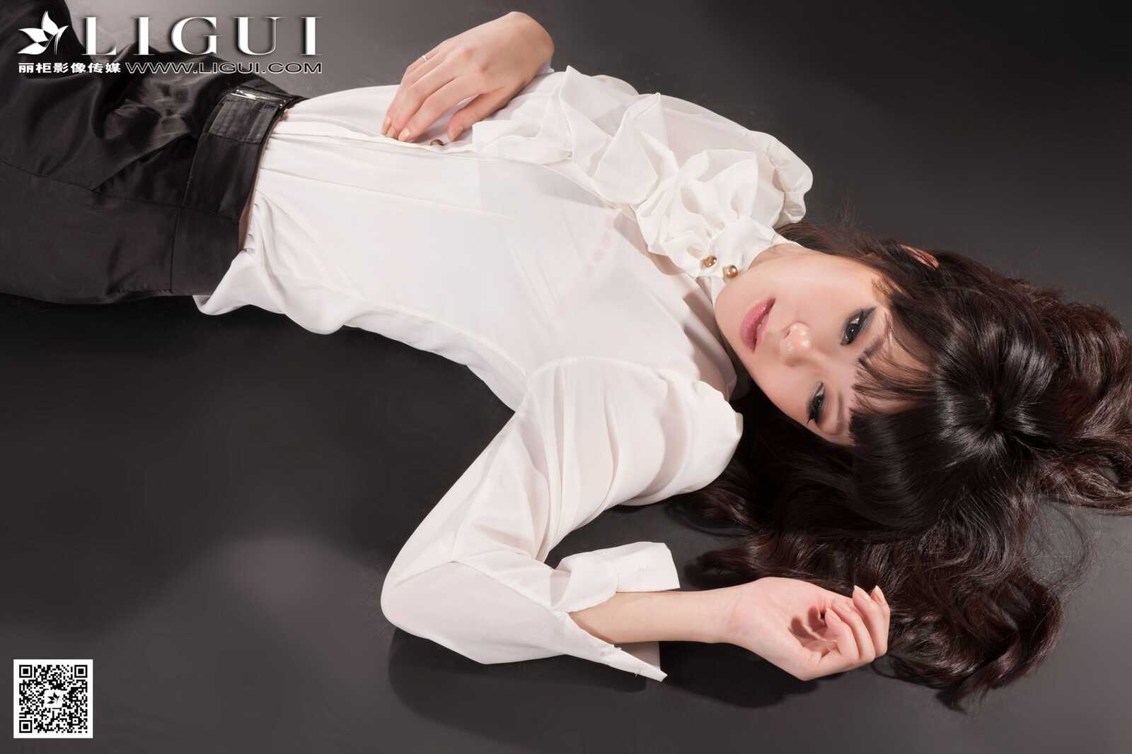 [丽柜贵足] Model 乐乐《职业装丝足高跟》上下全第3张