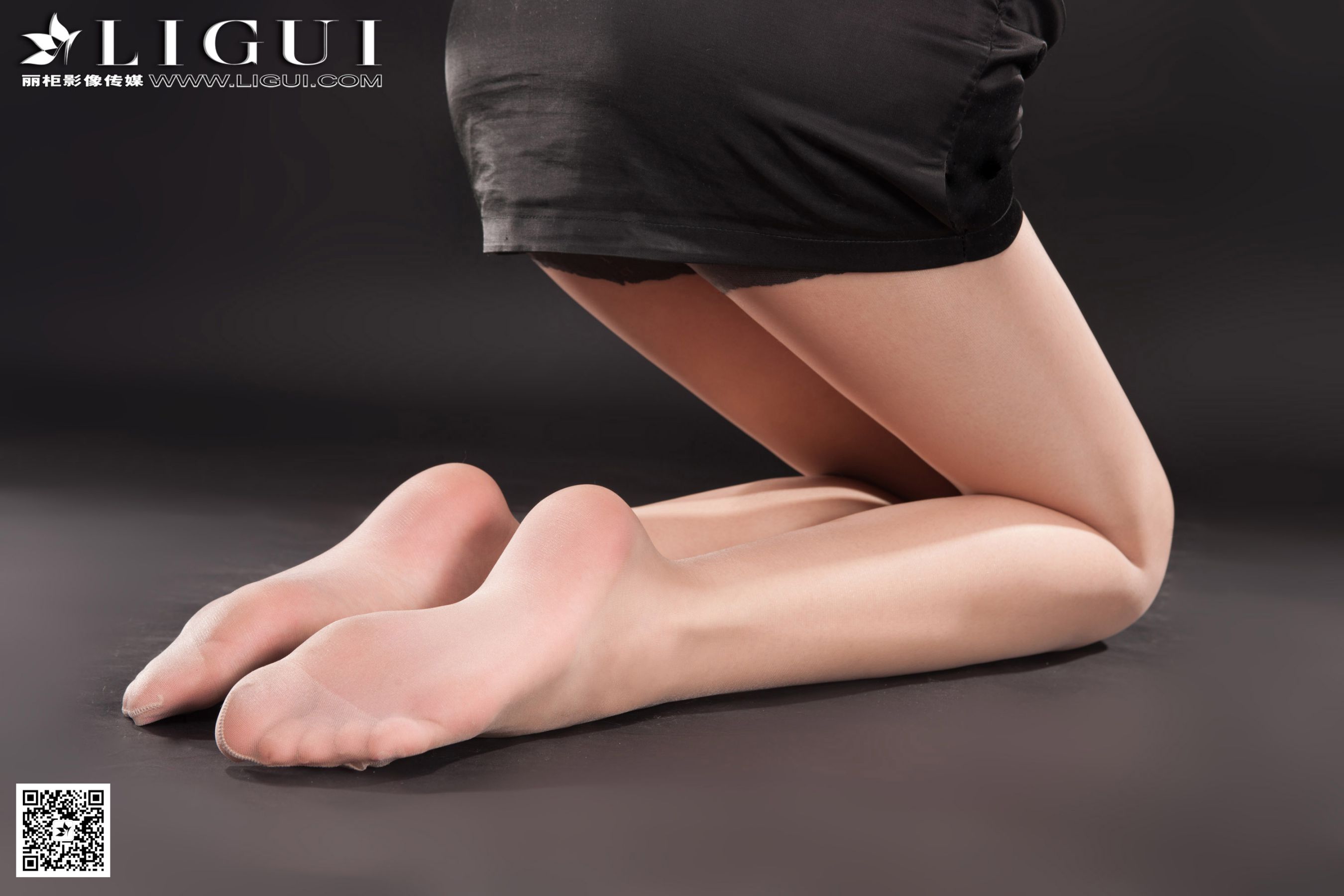 [丽柜贵足] Model 乐乐《职业装丝足高跟》上下全第2张