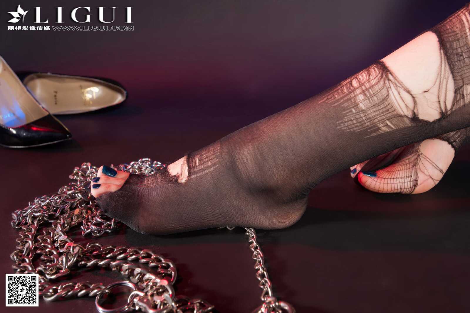 Model 诺言《黑丝女警镣铐丝足》[丽柜贵足LiGui]第4张