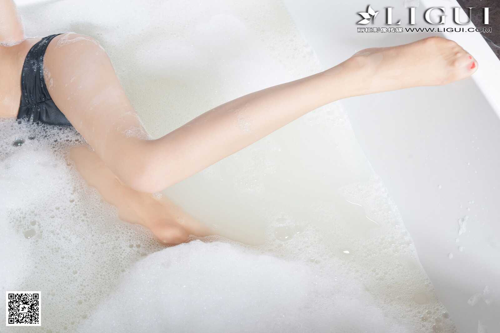 Model 语寒《浴缸丝足湿身秀》上下全集 [丽柜贵足第1张