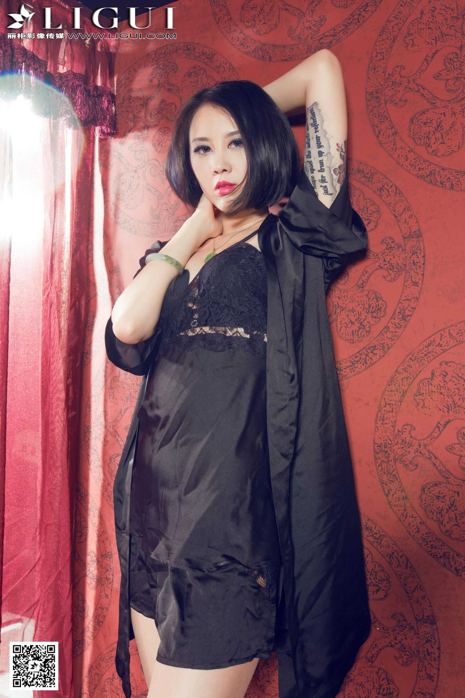 Model 菲菲《高贵睡衣美女丝足》上下全集 [丽柜第13张