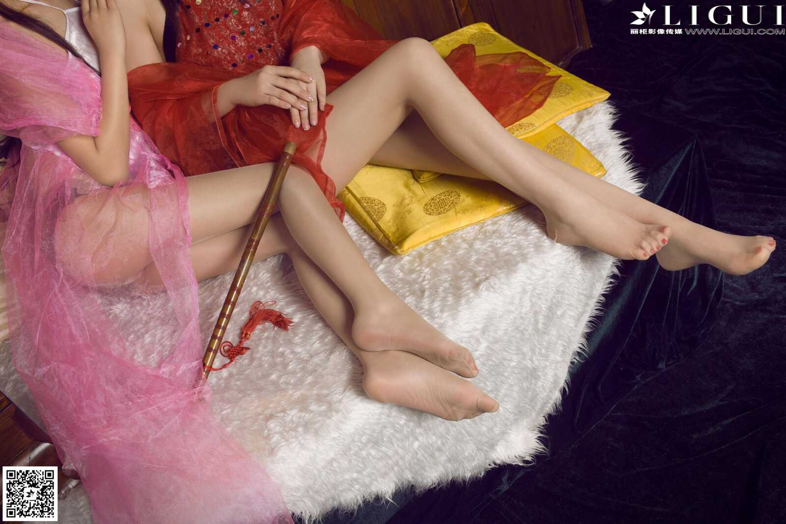 Model 语寒、然然《薄纱肚兜古典美人》 [丽柜Li第12张