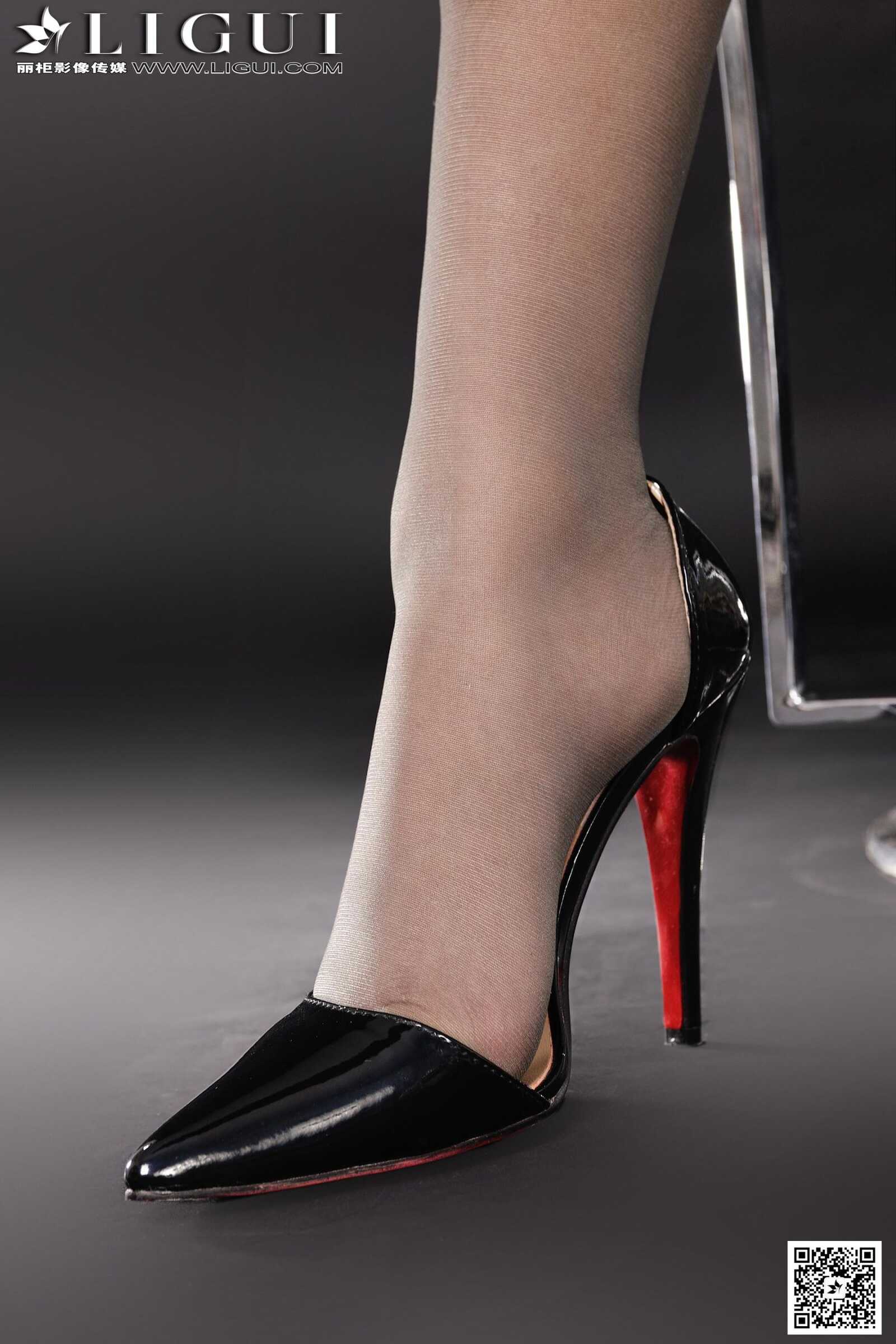[丽柜LiGui] Model 司琪《职业装灰丝高跟》上下全集第12张
