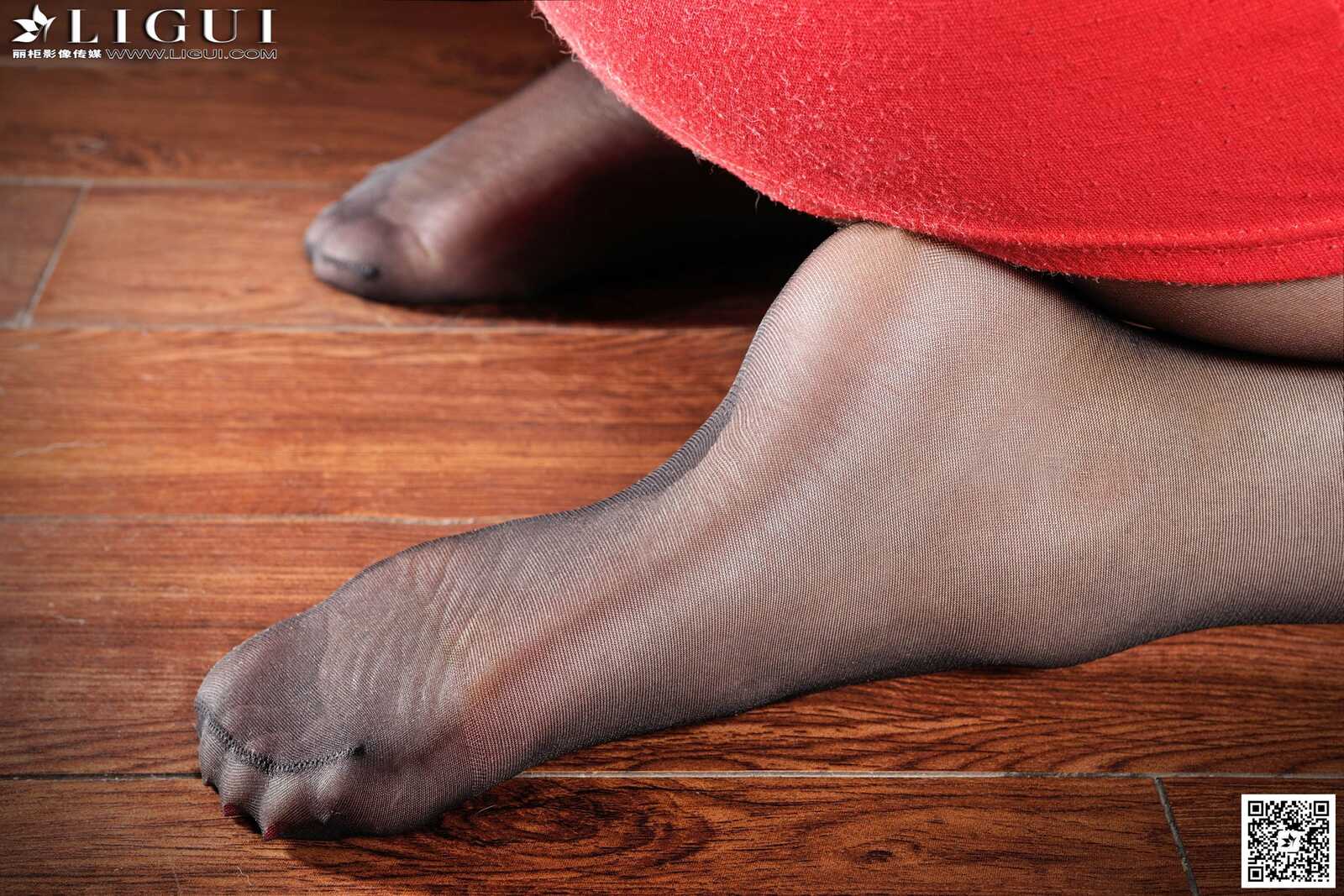 Model 林惜《红色丽人红高跟黑丝美足》 [丽柜Li第2张