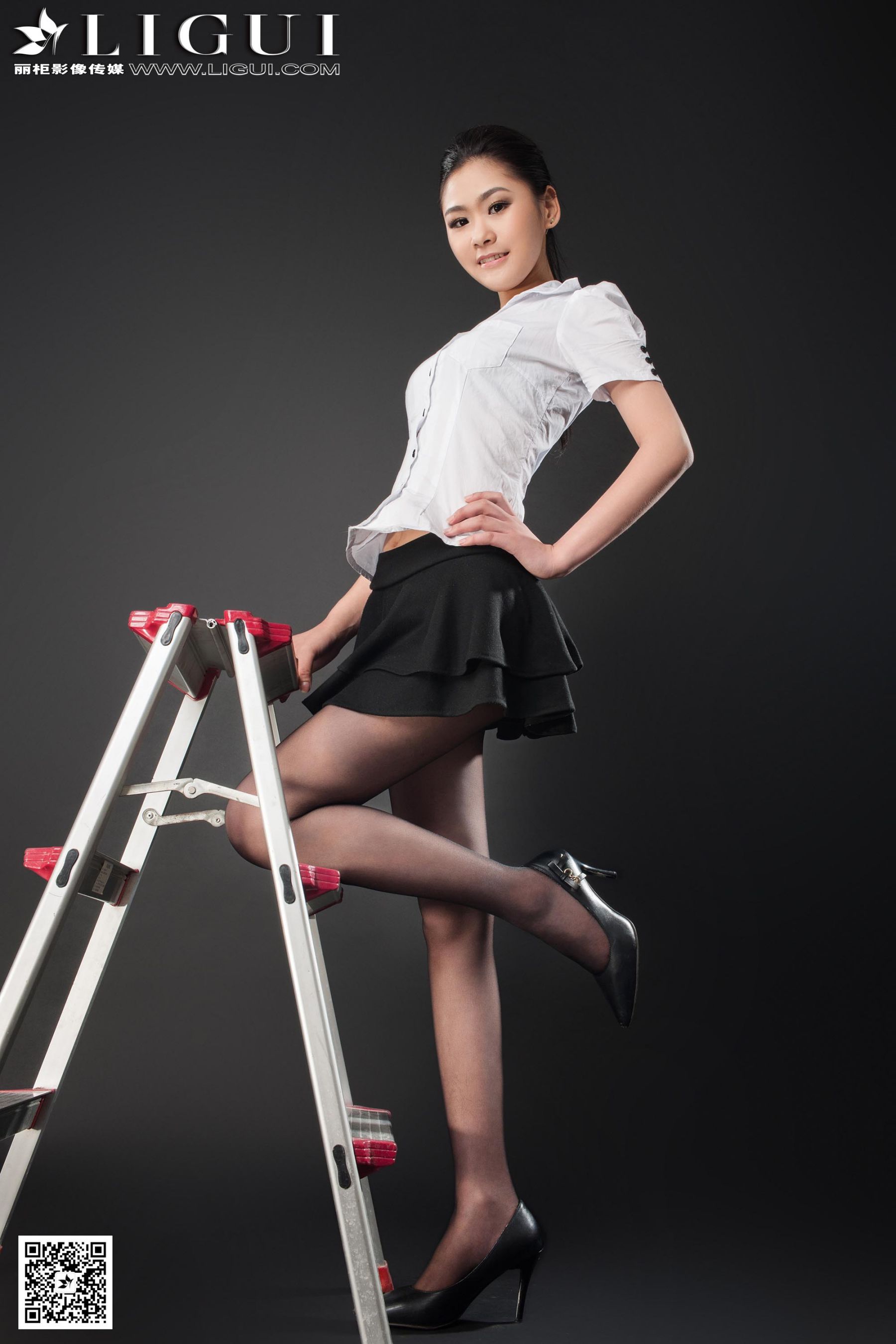 [丽柜LiGui] Model 凌凌《黑丝高跟美足》美腿玉足写第12张