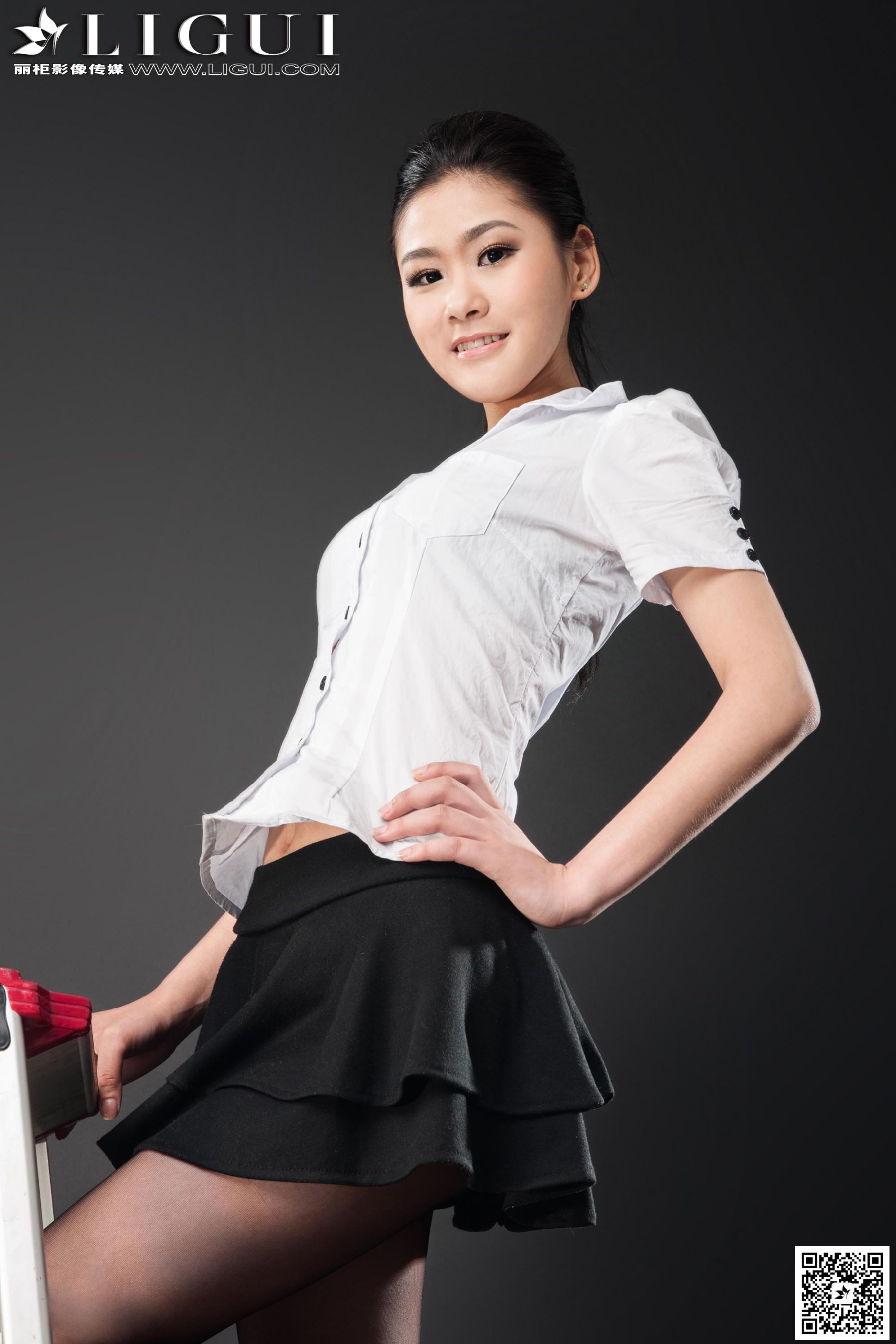 [丽柜LiGui] Model 凌凌《黑丝高跟美足》美腿玉足写第12张