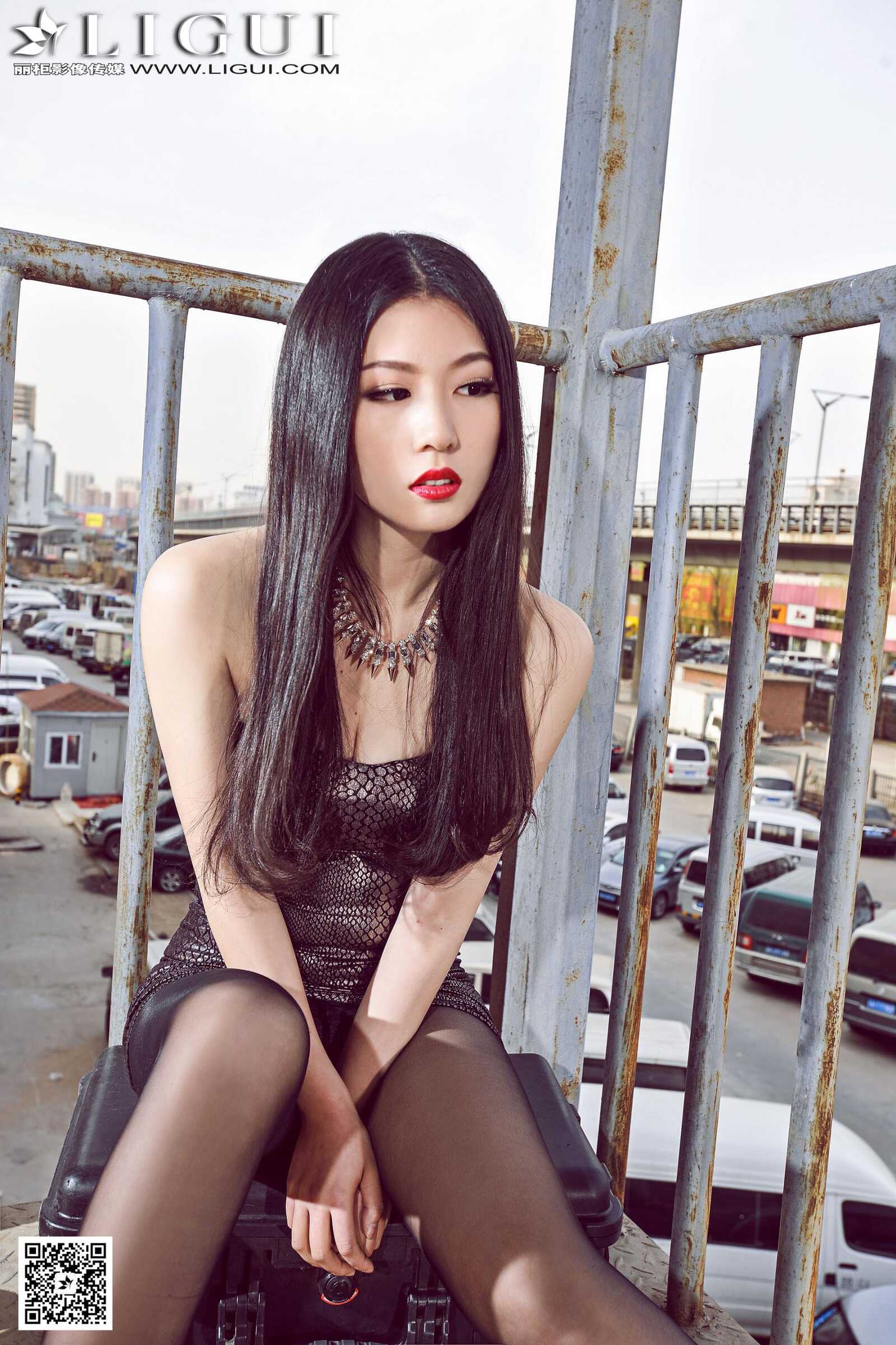 Model 佳怡《黑丝高跟女王外拍》上下全集 [丽柜第8张