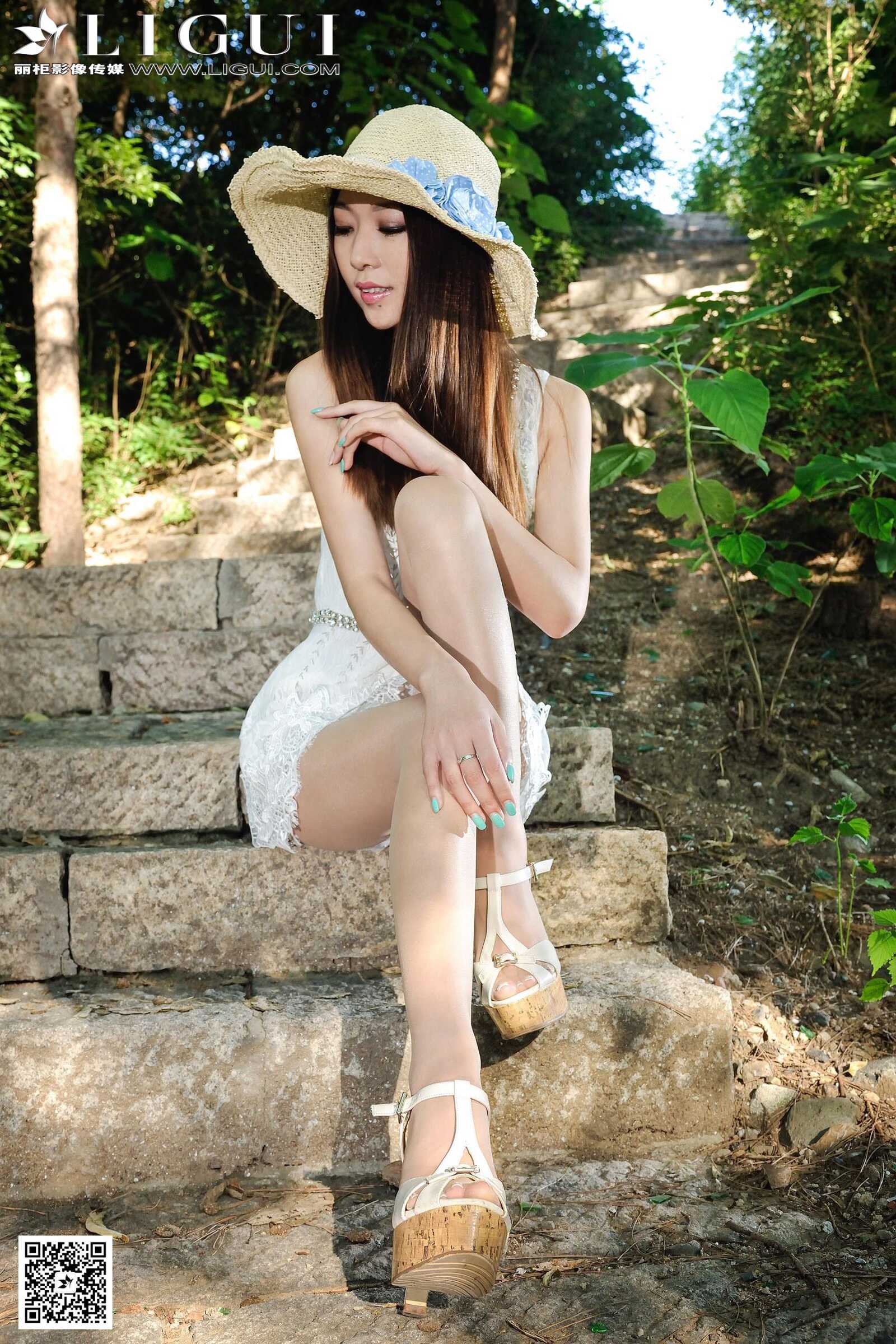 Model 文欣《街拍蕾丝超短连衣裙女神》上中下全第13张