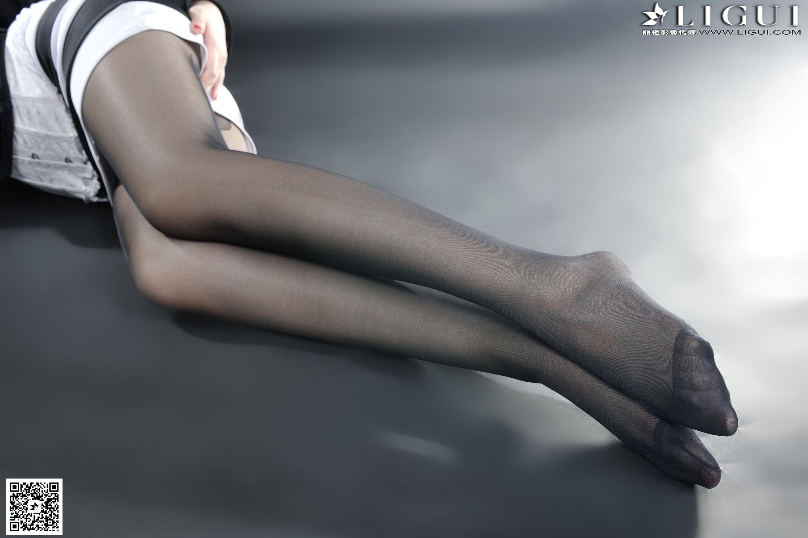 Model 菲菲《高贵黑丝丽人丝足》上中下全集 [丽柜第5张