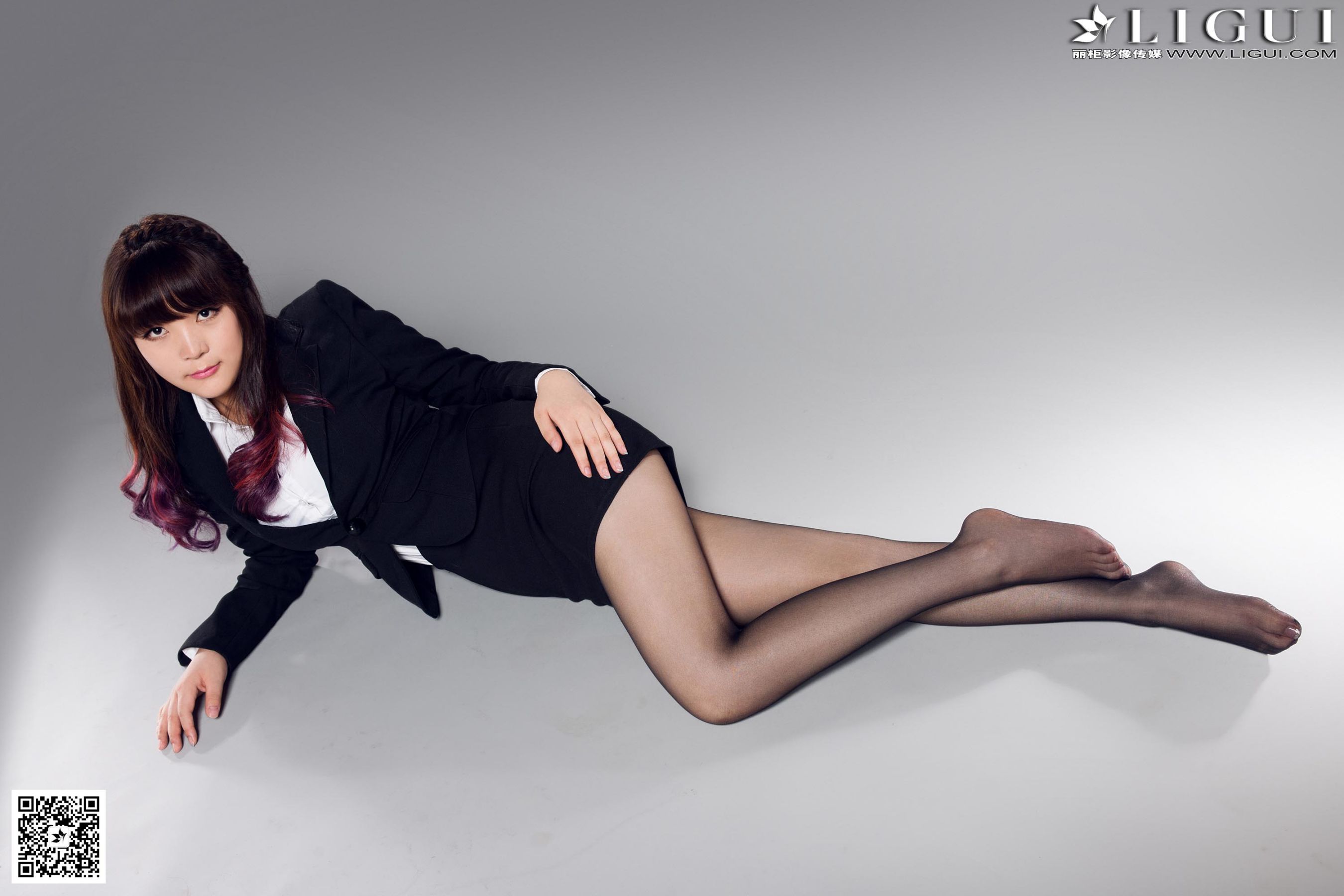 [丽柜贵足学院] Model 小倩《黑丝高跟职业装》美第2张