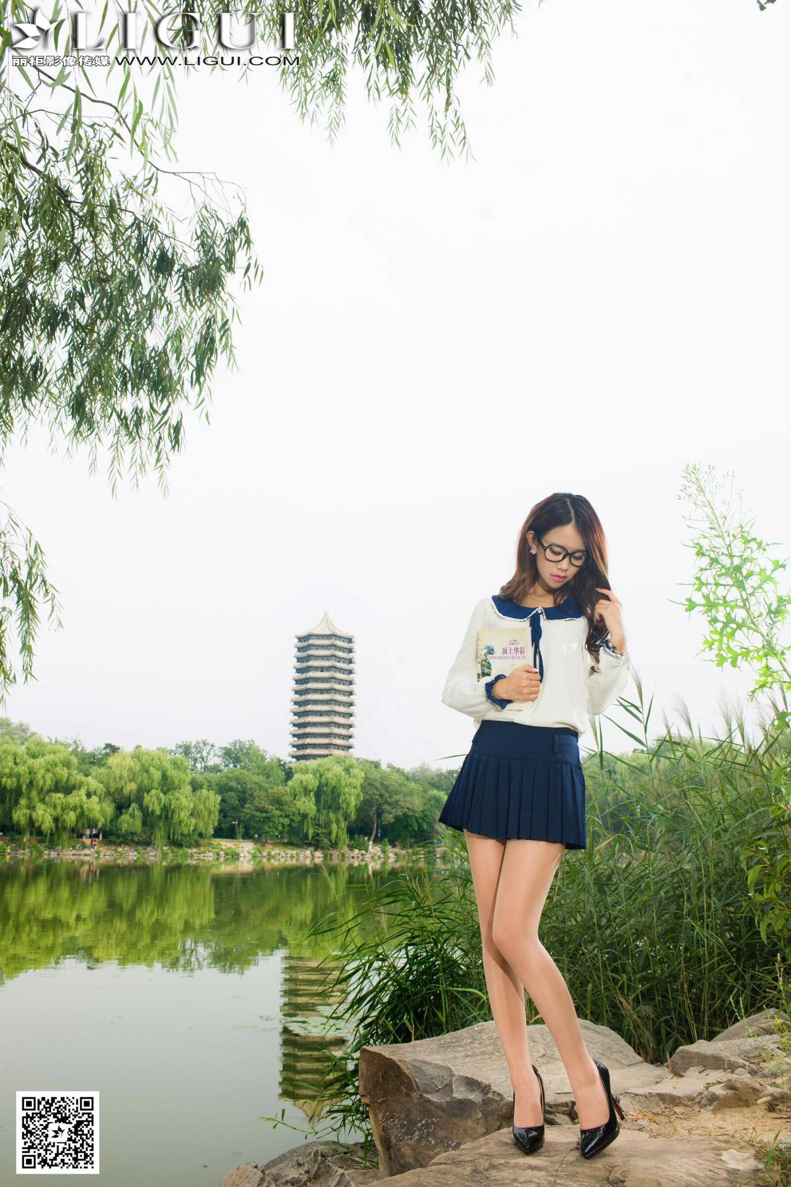 Model 语寒《校花女神公园美拍》上下全集 [丽柜第16张