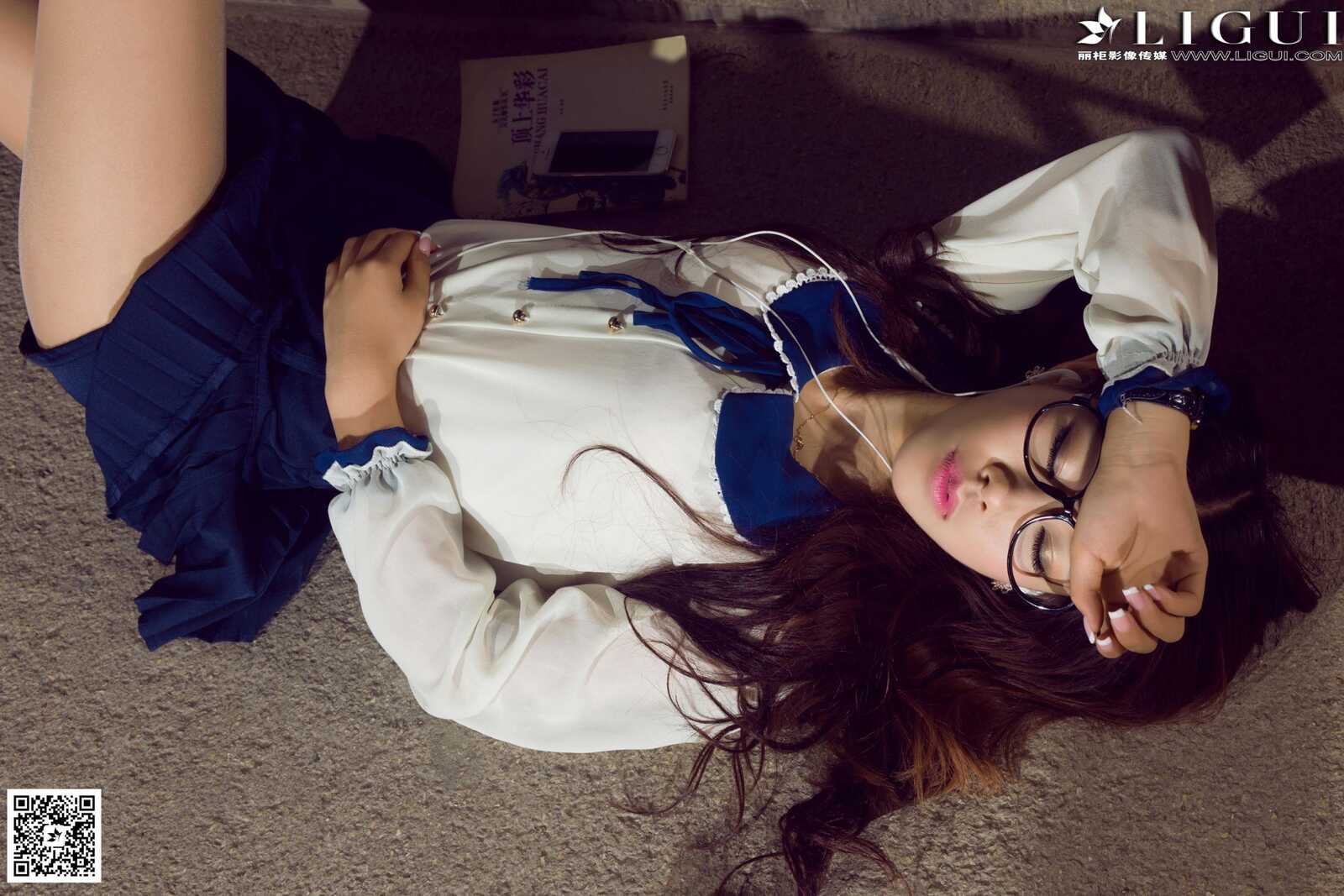 Model 语寒《校花女神公园美拍》上下全集 [丽柜第1张