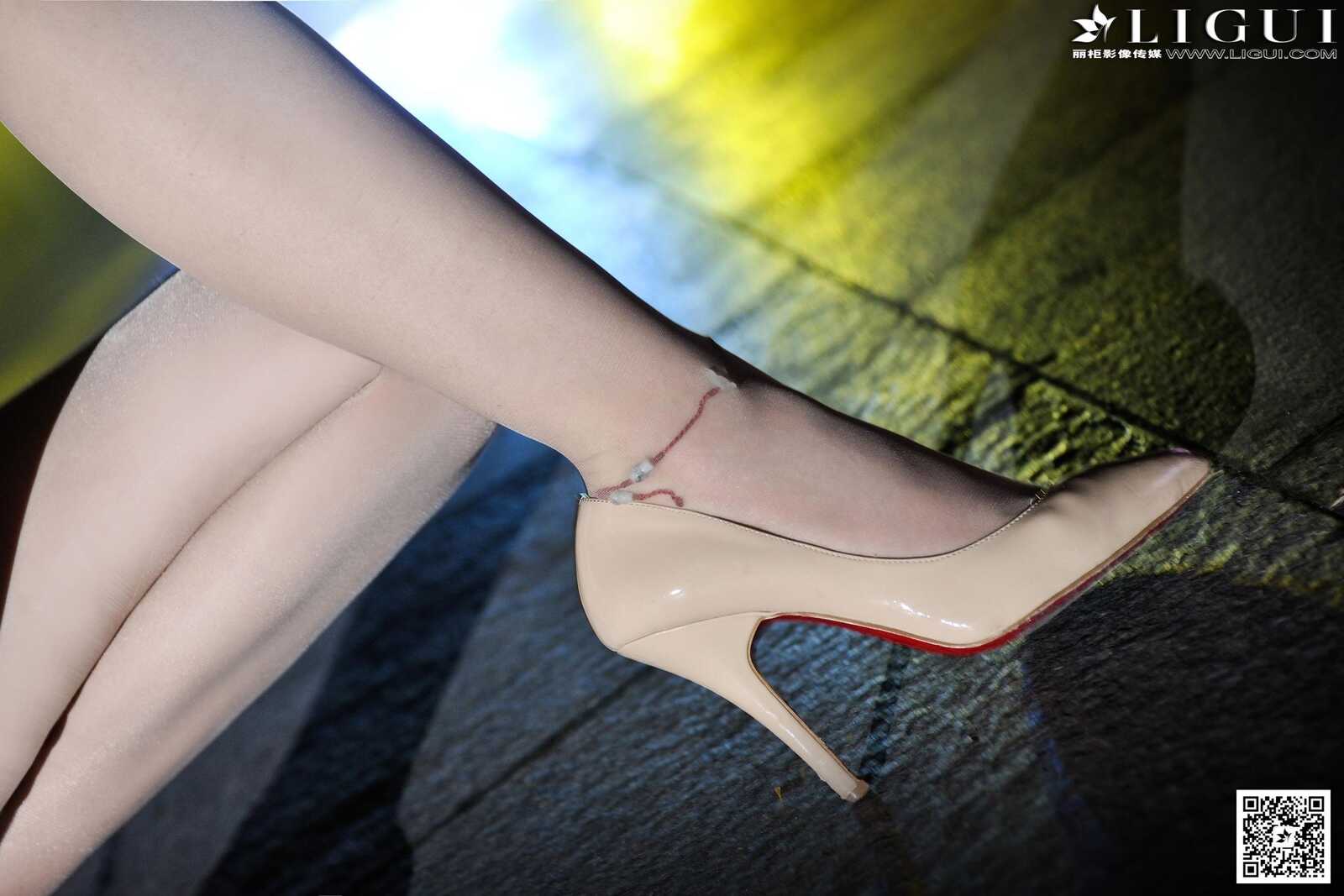 [丽柜LiGui] Model 凌凌《超短裙街拍高跟美足》美腿第4张