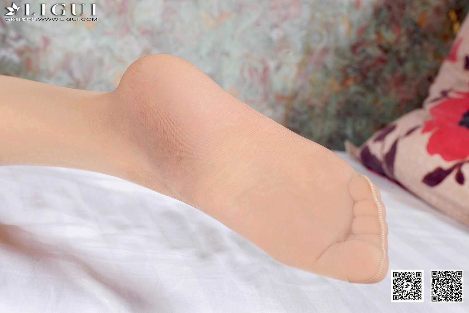 Model 文欣《宾馆里的肉色丝袜高跟丽人》上下全第9张