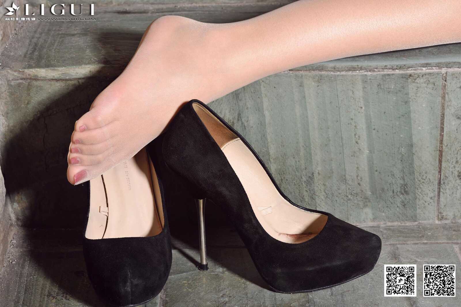 Model 文欣《楼梯口的时尚高跟女郎》 [丽柜LiGui第9张