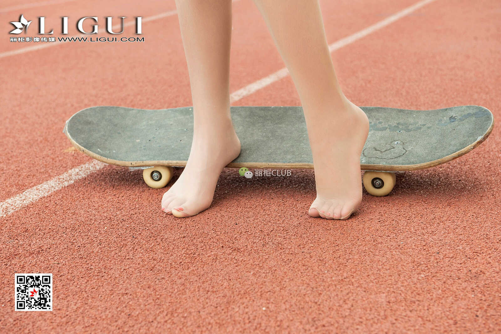 Model 筱筱《滑板少女丝足全套》 [丽柜Ligui] 写真第11张