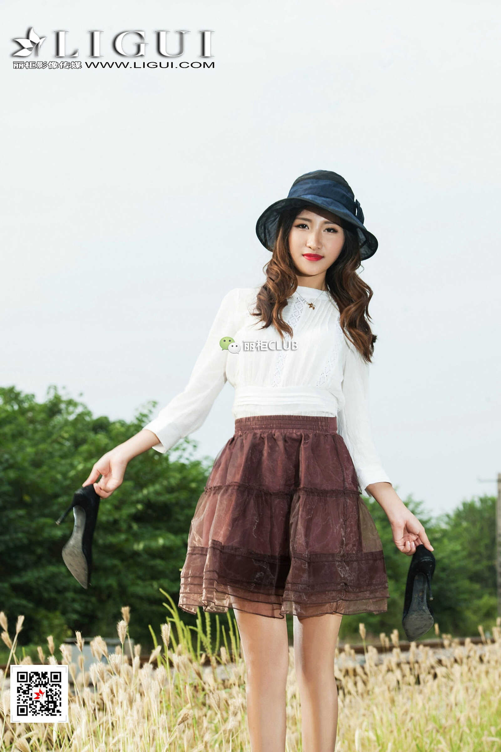 Model 思彤《时尚美腿唯美外拍》 [丽柜Ligui] 写真第17张