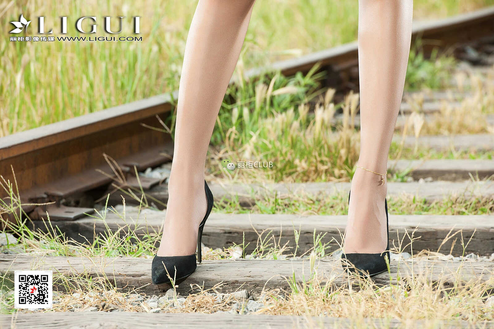 Model 思彤《时尚美腿唯美外拍》 [丽柜Ligui] 写真第11张