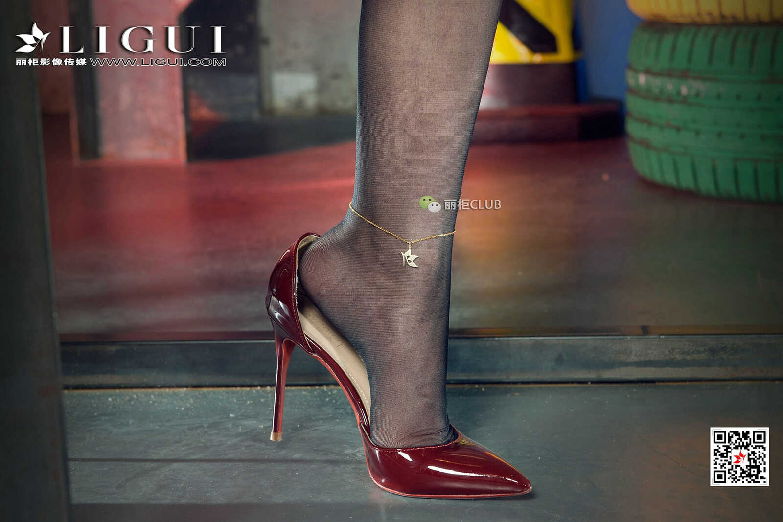 Model 梦琪《西装+黑丝丝足高跟》 [丽柜Ligui] 写真第6张