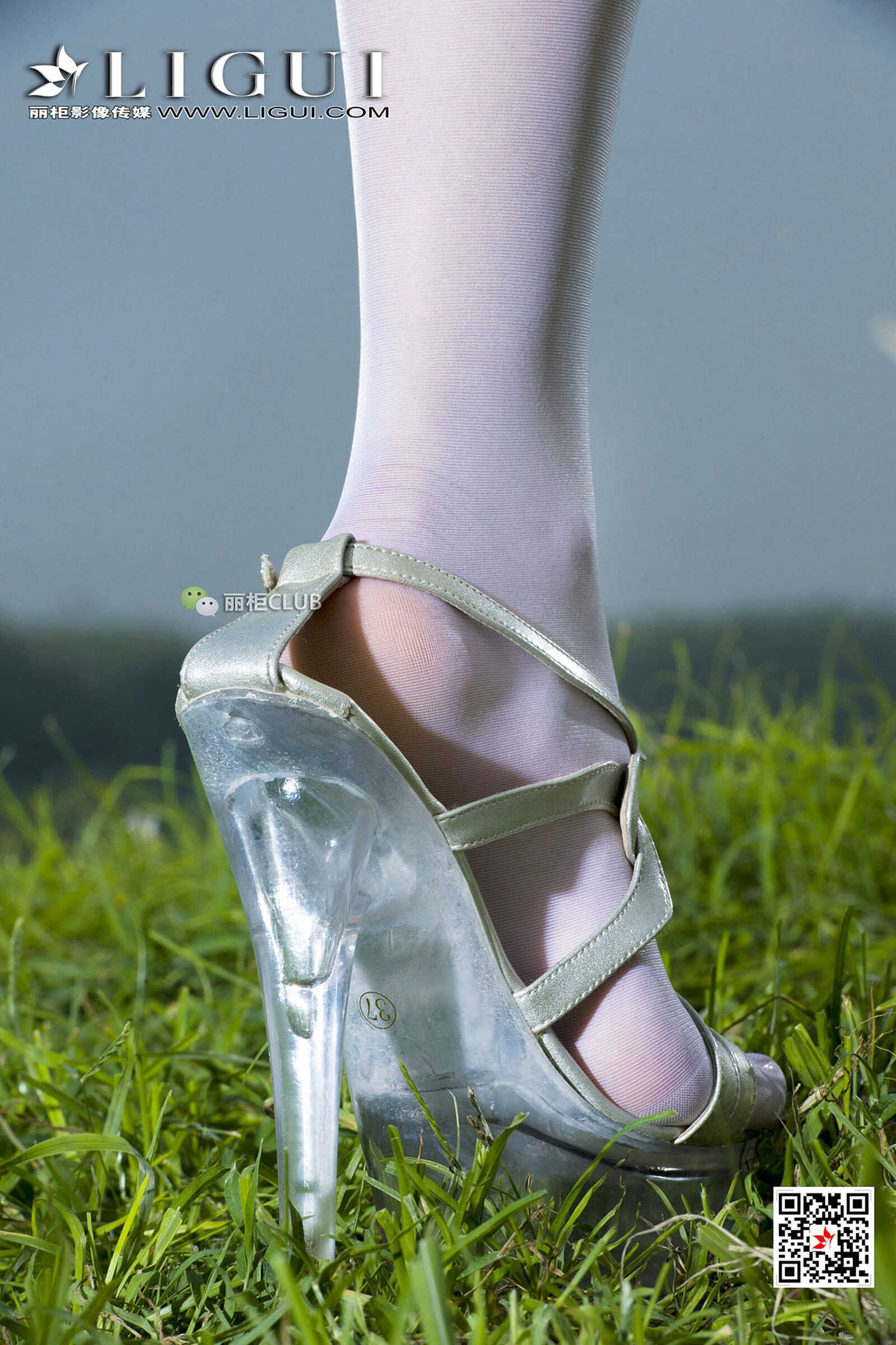 Model 雪儿《白丝+抹胸礼服》 [丽柜Ligui] 写真集第8张