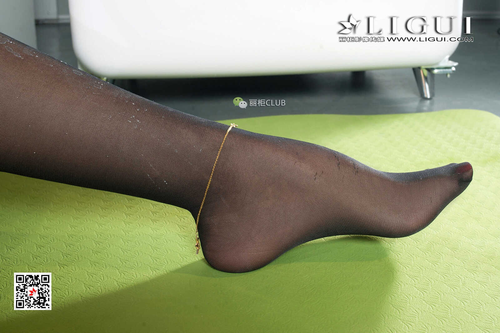 Model 温蒂《吊带黑丝美脚》 [丽柜Ligui] 写真集第5张