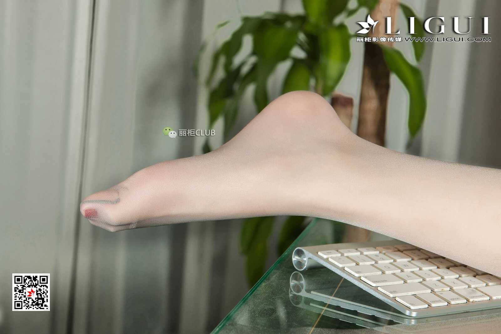 Model 媛宝《办公室丝足》 [丽柜Ligui] 写真集第3张