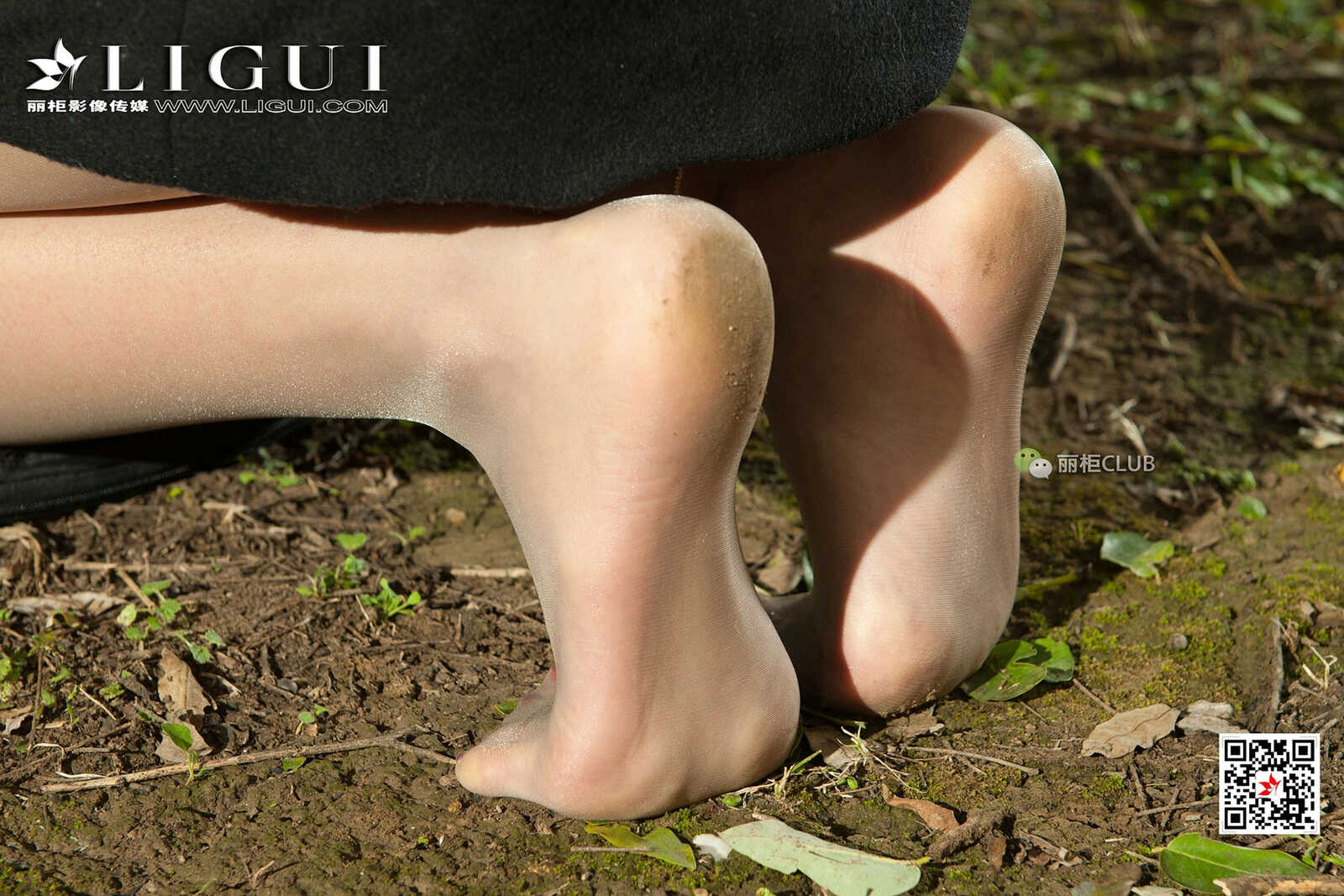 Model 筱筱《郊外肉丝丝足》 [丽柜Ligui] 写真集第16张