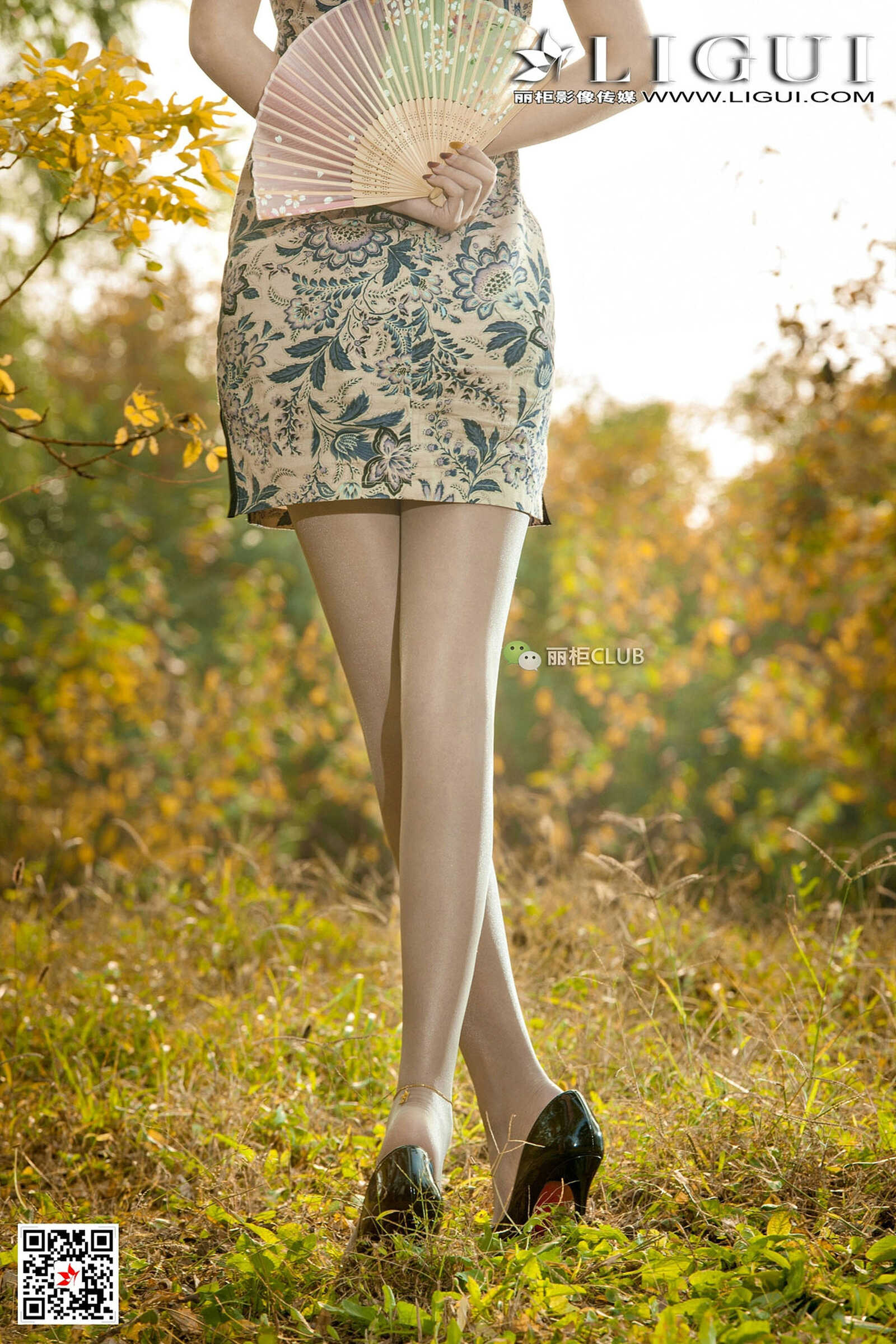 Model 悠悠《黄昏优雅旗袍唯美丝足》 [丽柜Ligui第3张