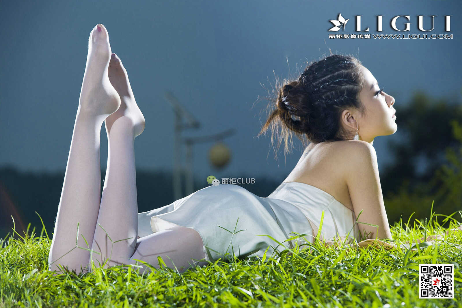 Model 雪儿《夜空白丝》 [丽柜Ligui] 写真集第17张