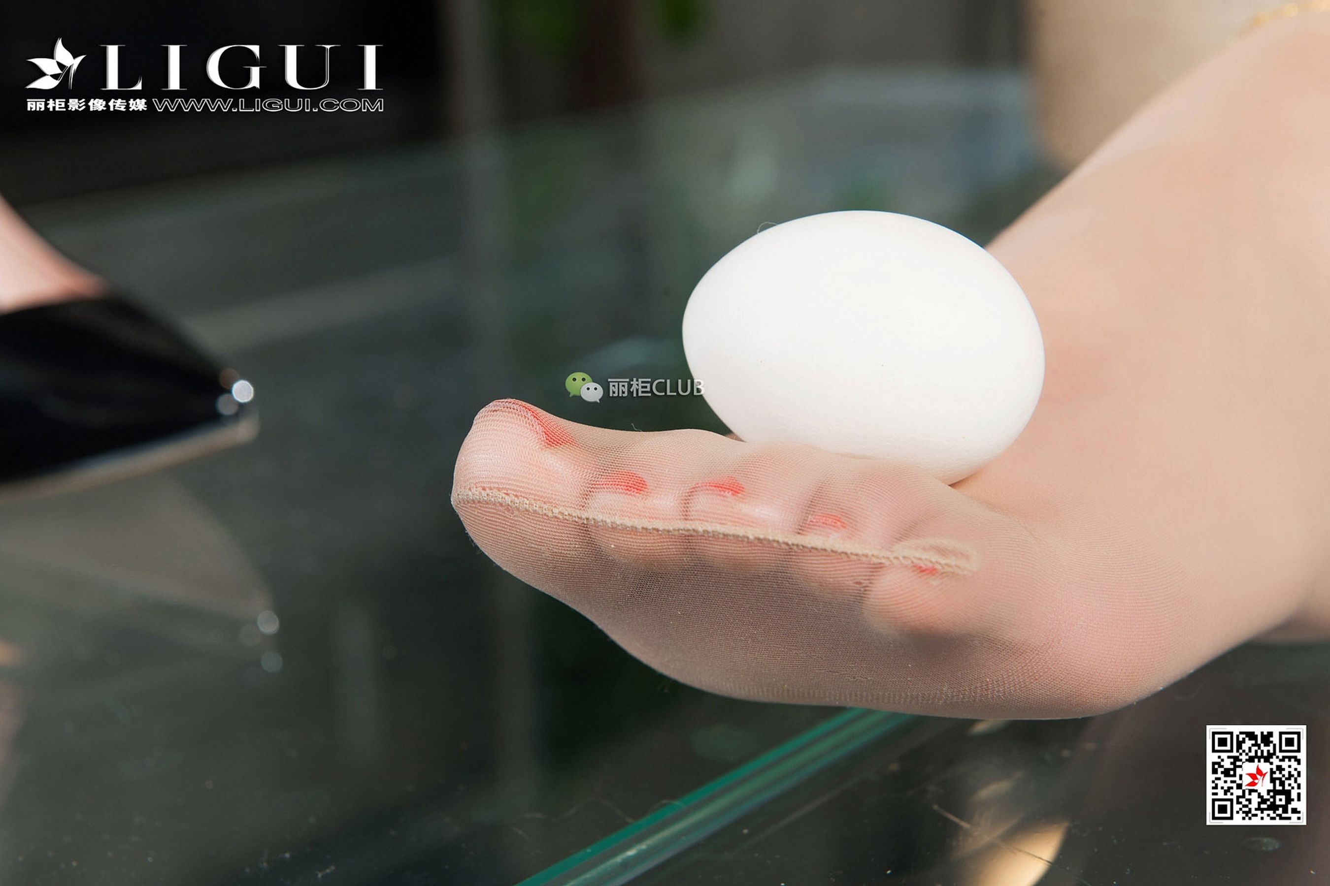 Model 雪糕《OL+美食丝足》 [丽柜Ligui] 写真集第9张