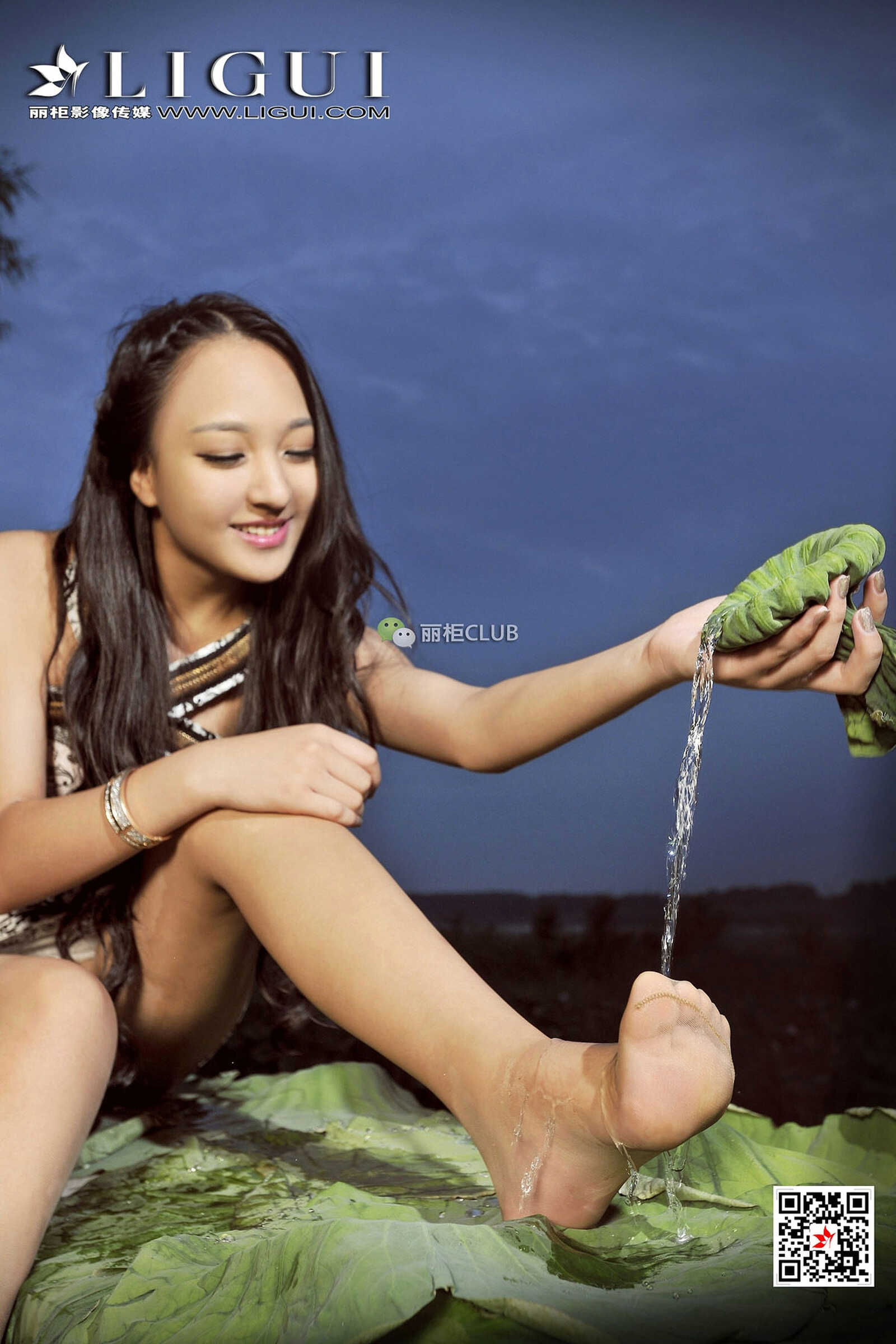 Model 腿模Amily《连衣套裙+肉丝足》 [丽柜Ligui] 写第4张