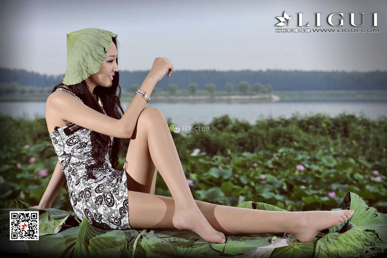 Model 腿模Amily《连衣套裙+肉丝足》 [丽柜Ligui] 写第3张