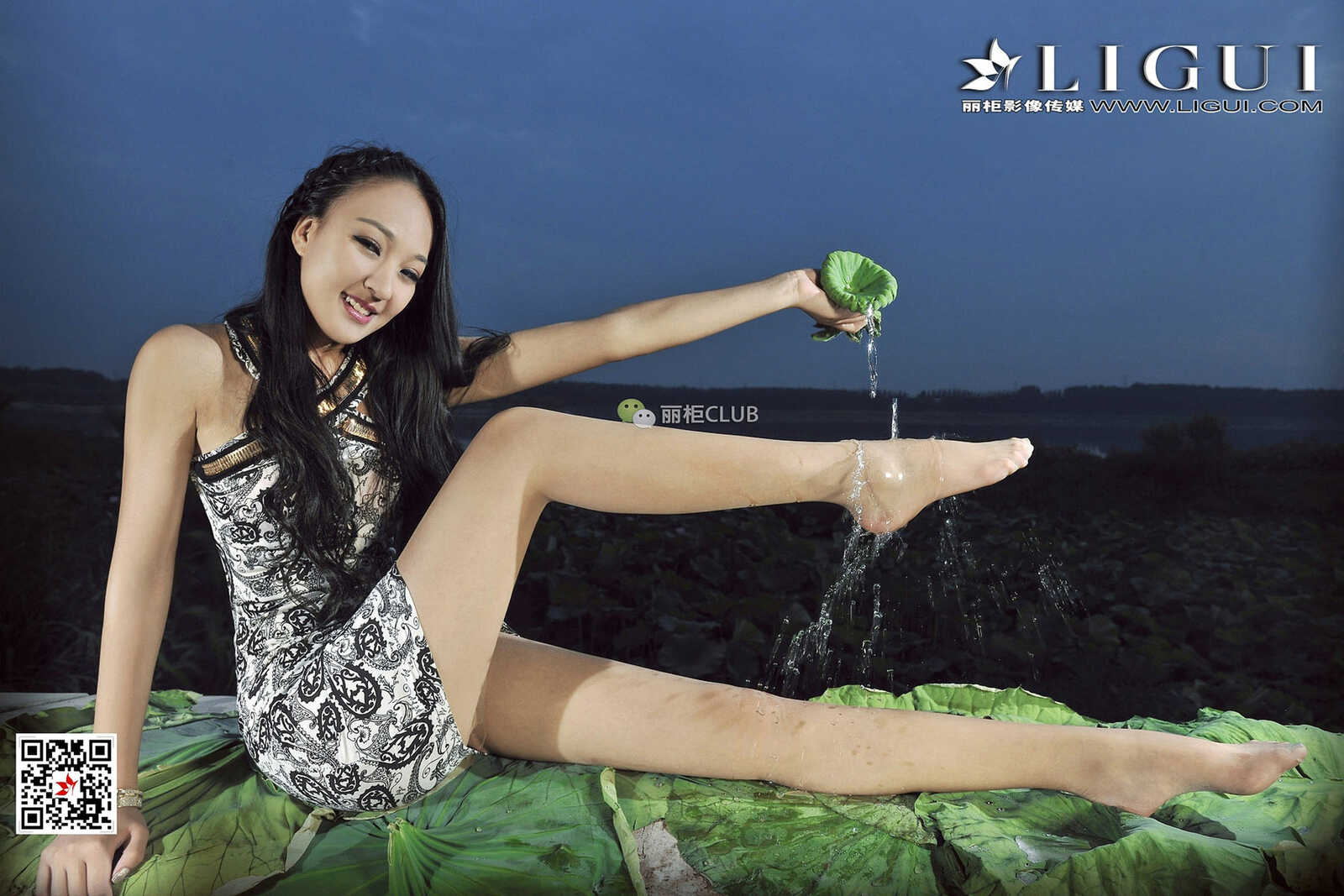 Model 腿模Amily《连衣套裙+肉丝足》 [丽柜Ligui] 写第1张