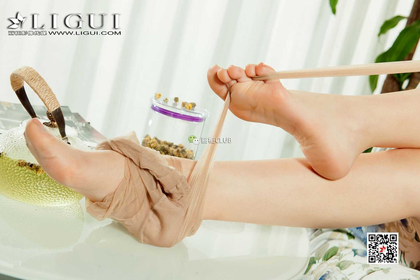 Mode 足模雪糕《吊篮椅丝足》 [丽柜Ligui] 写真集第1张