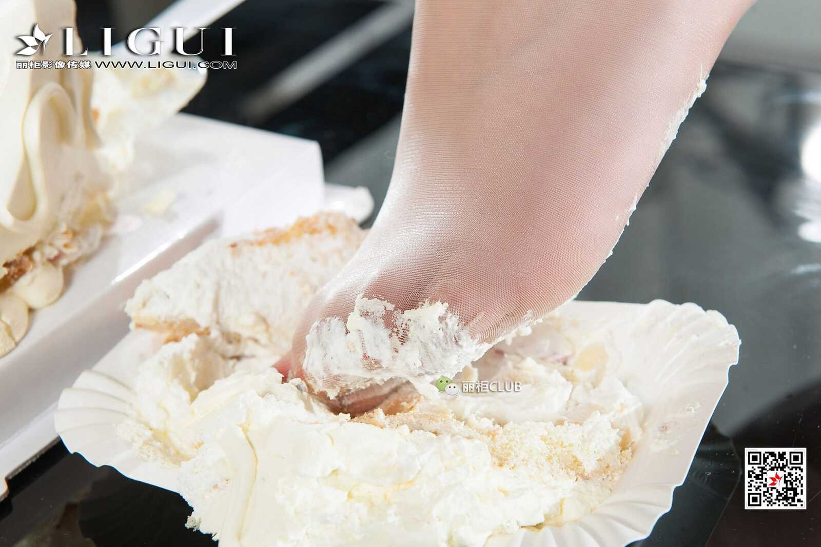 腿模雪糕《包臀旗袍丝足》 [丽柜Ligui] 写真集第1张