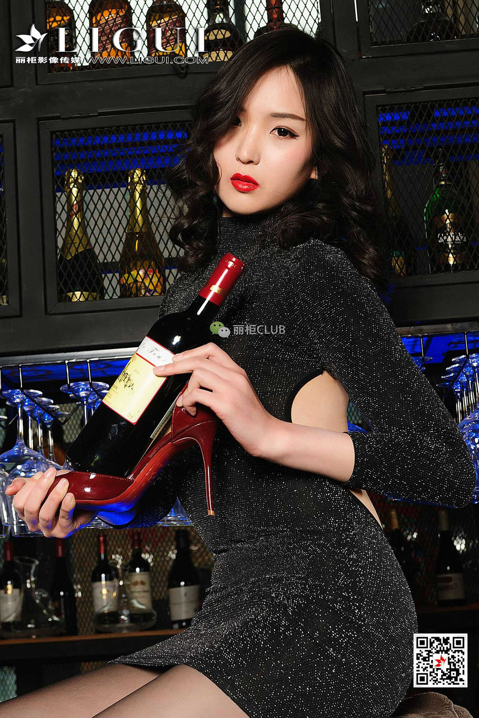 腿模小戈《夜店黑丝女郎》 [丽柜Ligui] 写真集第9张