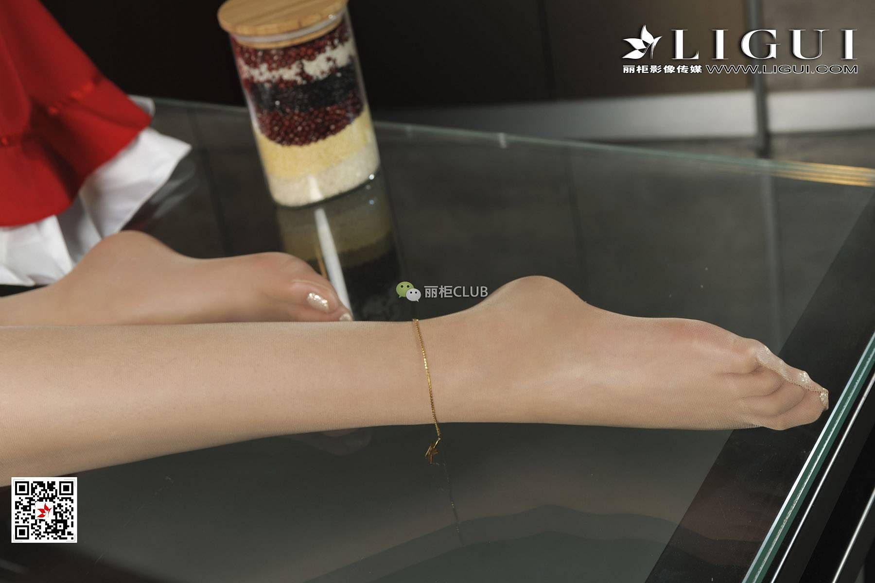 腿模敏儿《肉丝美厨娘》 [丽柜Ligui] 写真集第4张